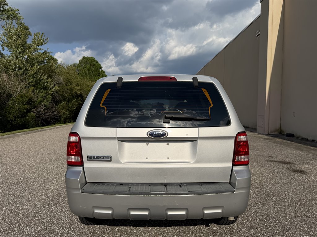 2009 Ford Escape - $3,499