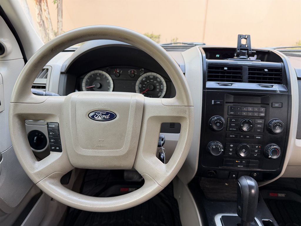 2009 Ford Escape - $3,499