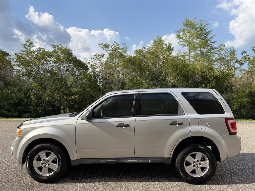 2009 Ford Escape - $3,499