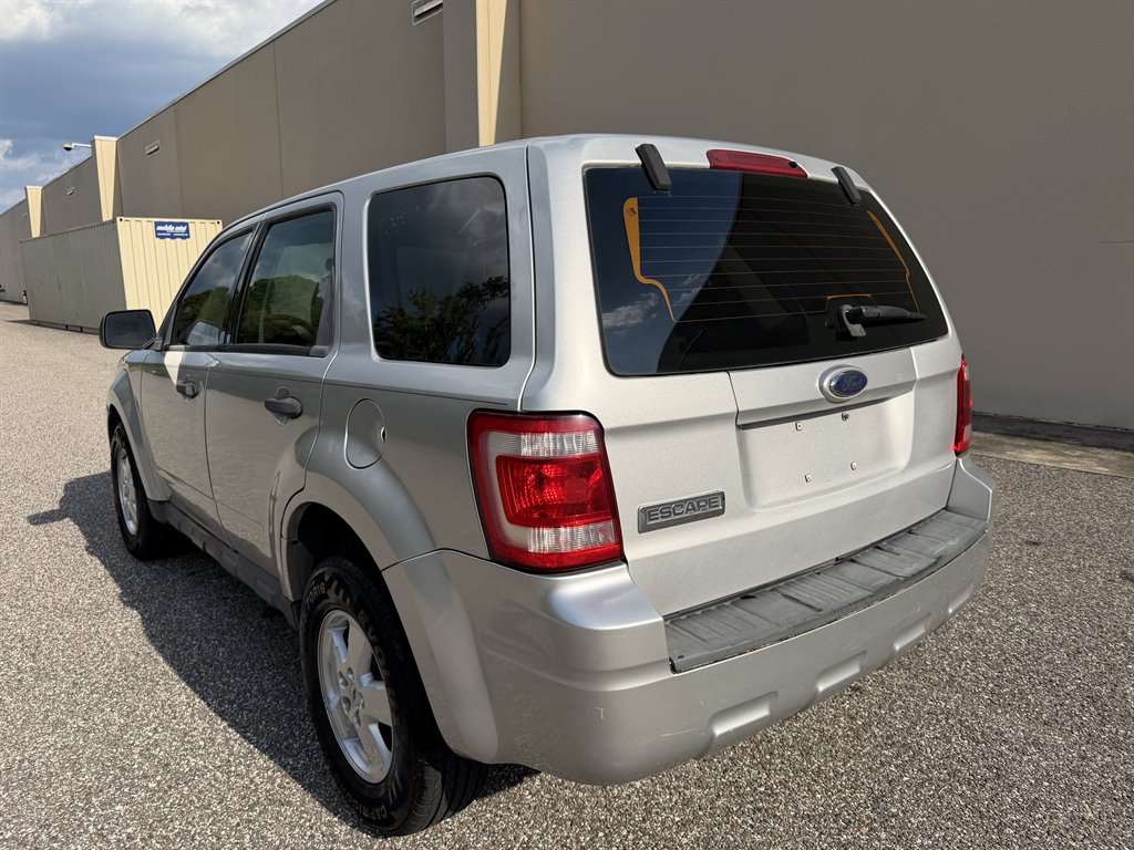 2009 Ford Escape - $3,499