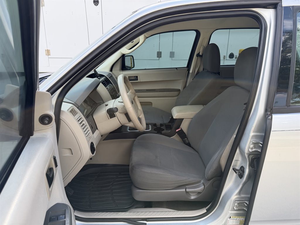 2009 Ford Escape - $3,499