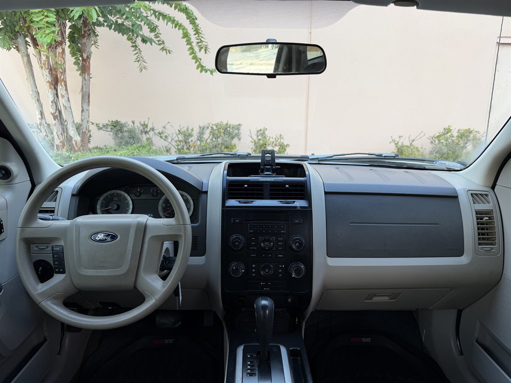 2009 Ford Escape - $3,499
