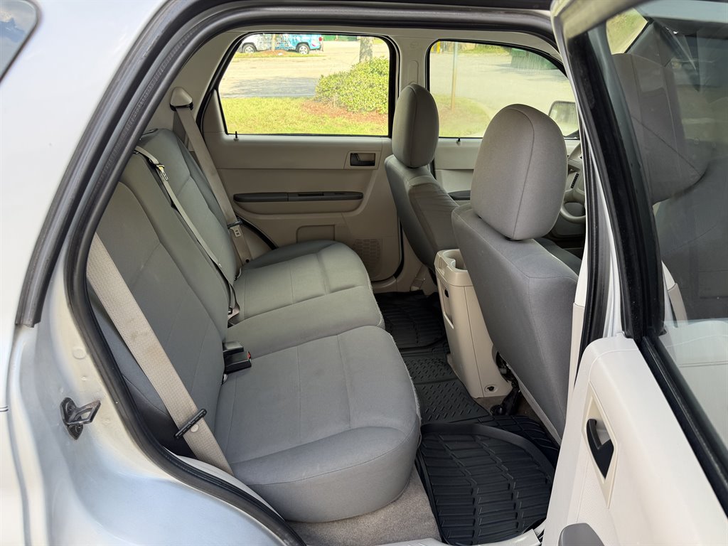 2009 Ford Escape - $3,499