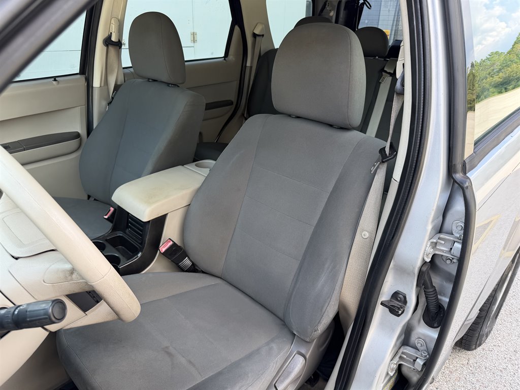 2009 Ford Escape - $3,499