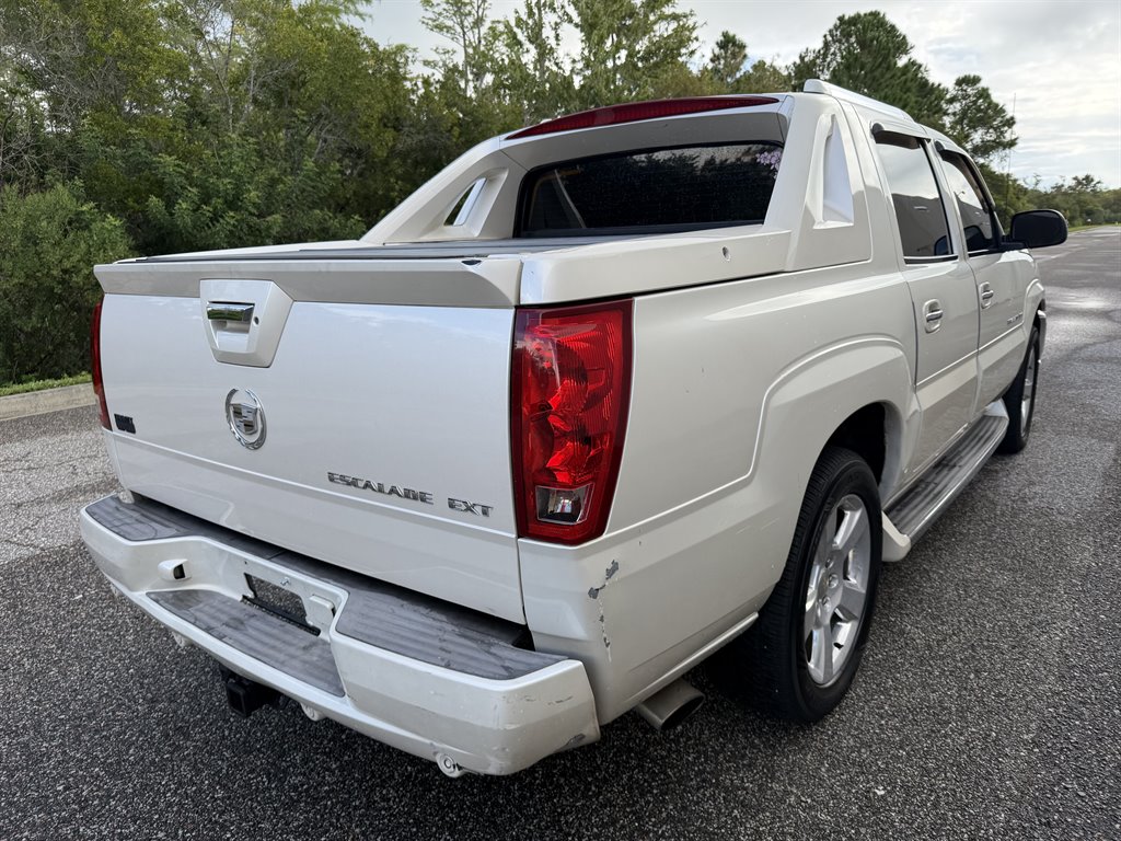 2004 Cadillac Escalade - $4,499