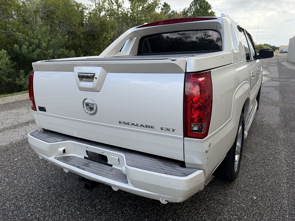 2004 Cadillac Escalade - $4,499
