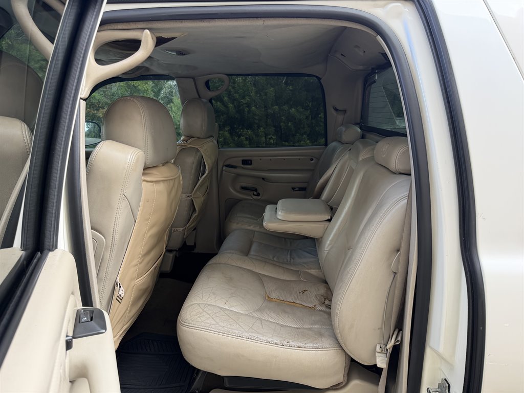2004 Cadillac Escalade - $4,499