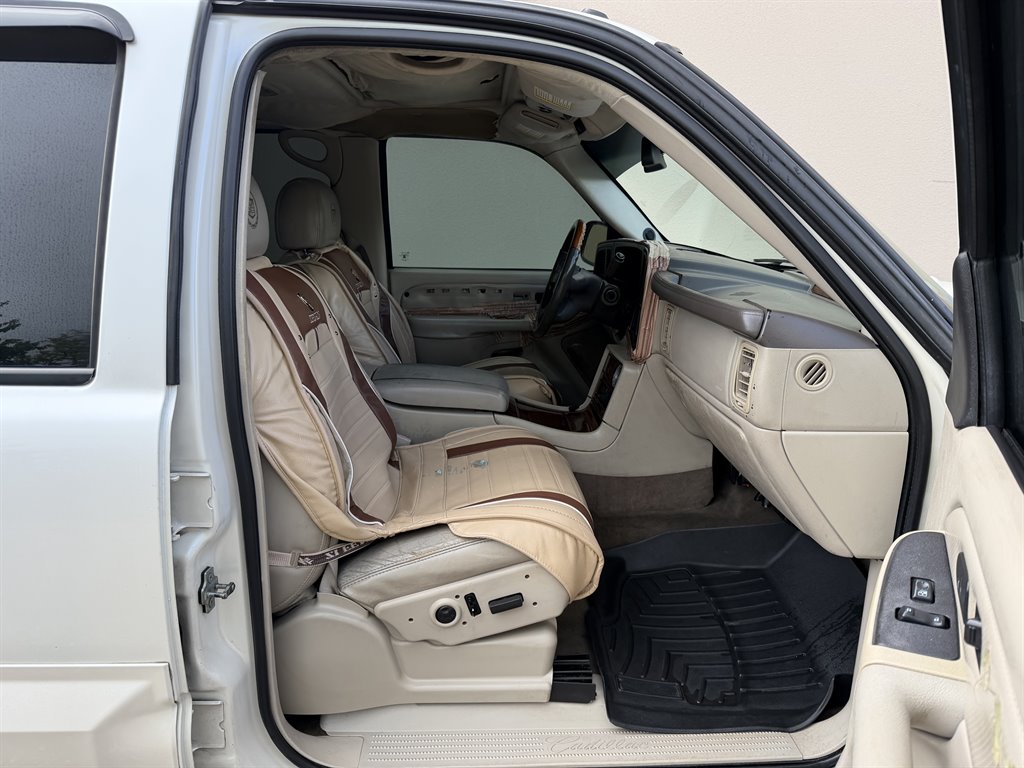 2004 Cadillac Escalade - $4,499