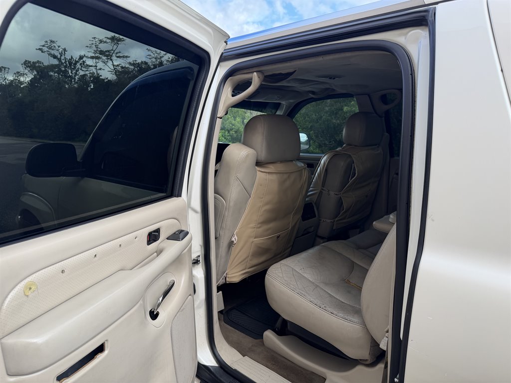 2004 Cadillac Escalade - $4,499