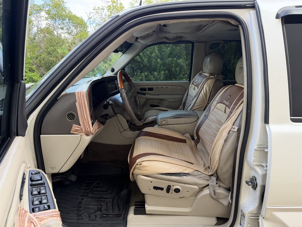 2004 Cadillac Escalade - $4,499