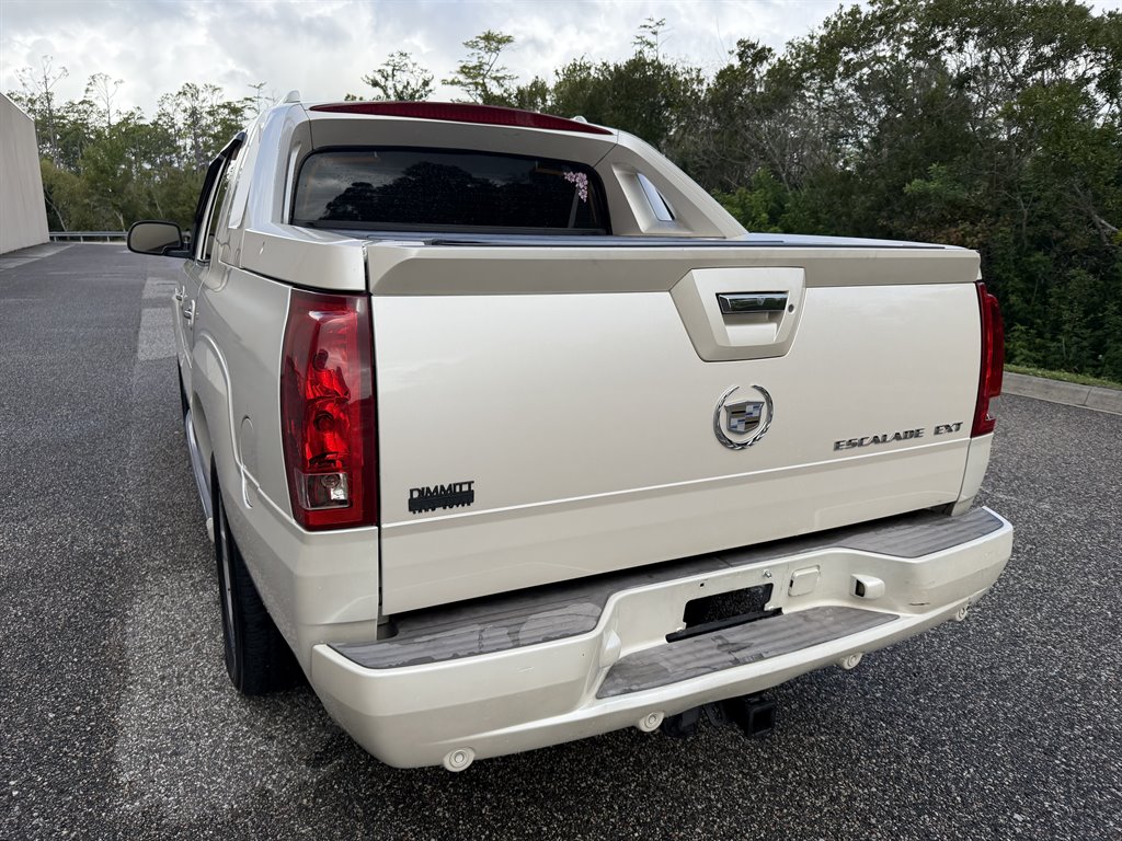 2004 Cadillac Escalade - $4,499