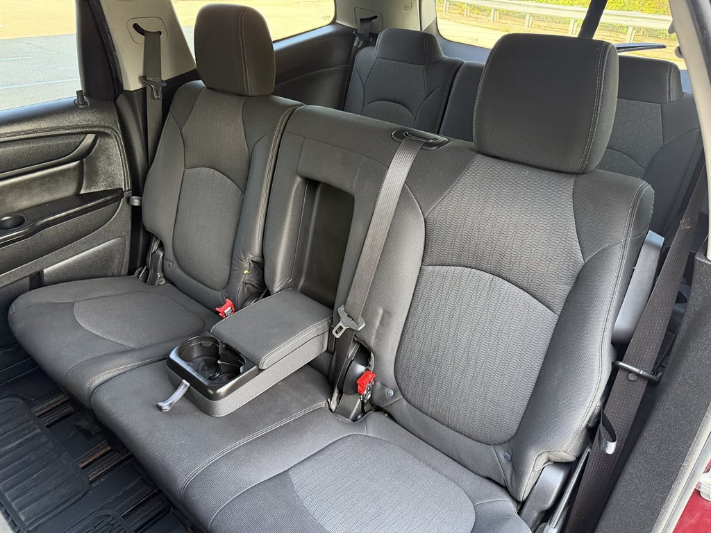 2016 Chevrolet Traverse - $3,499