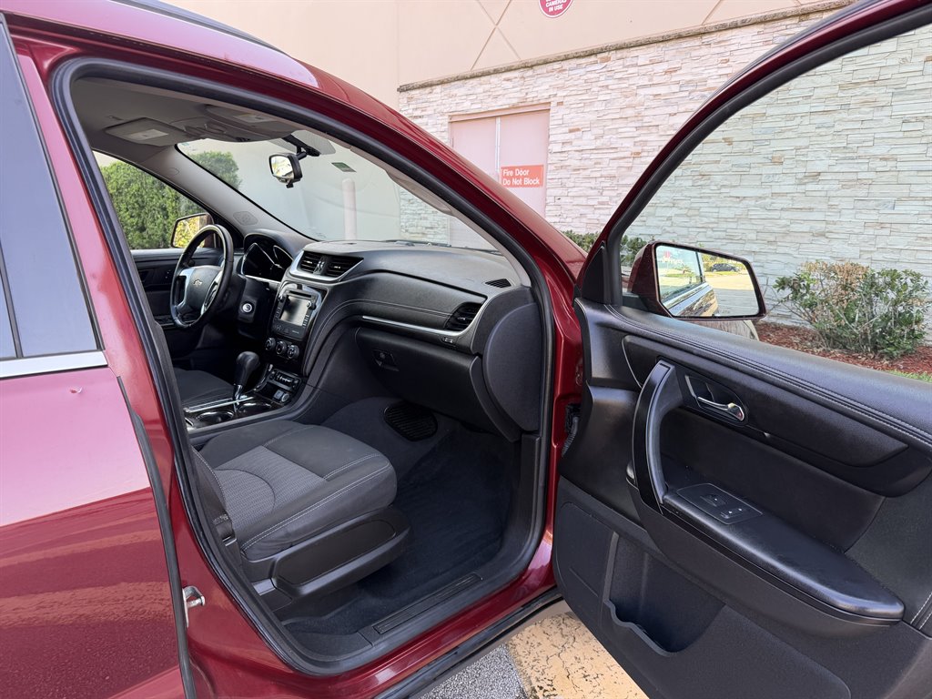 2016 Chevrolet Traverse - $3,499
