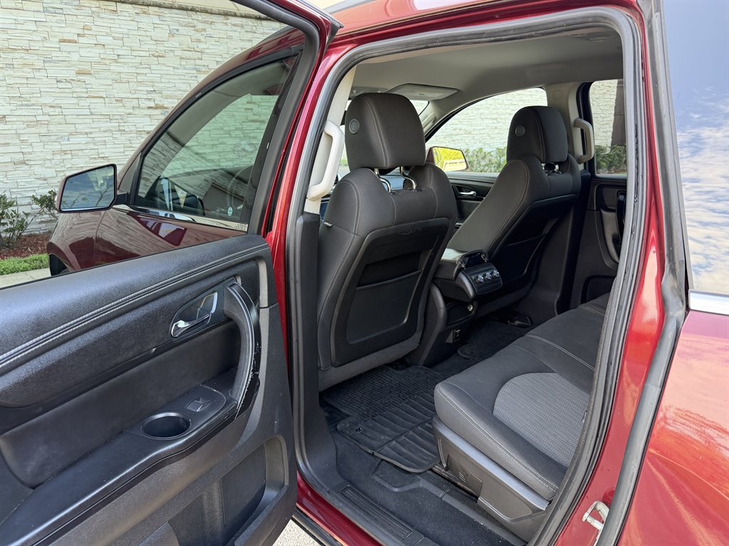 2016 Chevrolet Traverse - $3,499