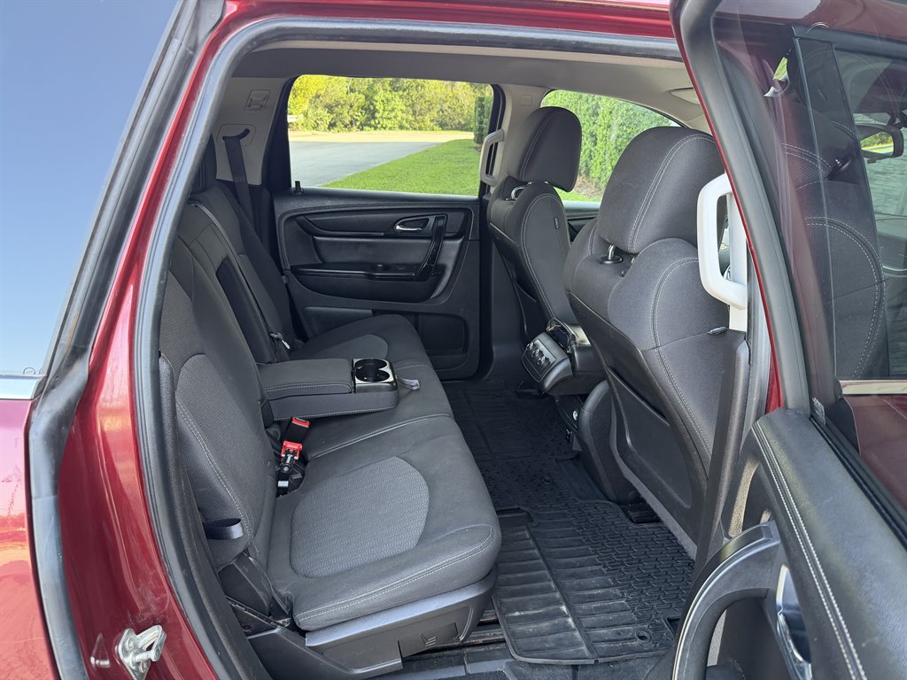 2016 Chevrolet Traverse - $3,499