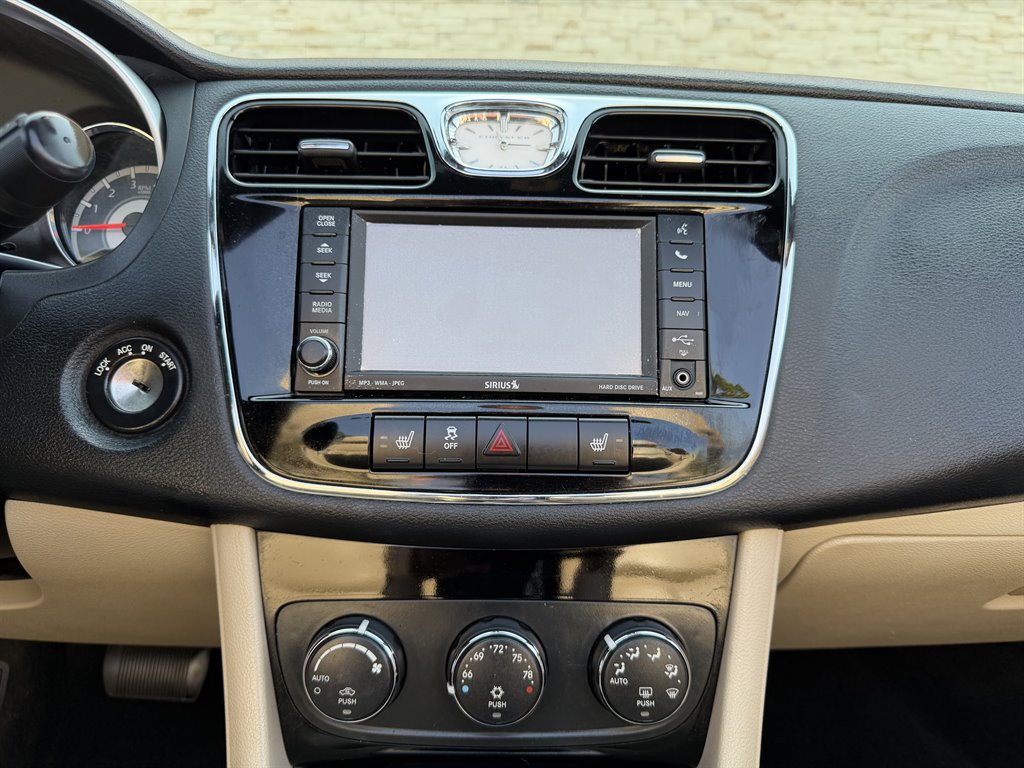 2012 Chrysler 200 - $5,499