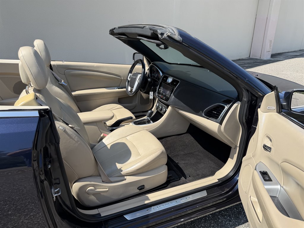 2012 Chrysler 200 - $5,499