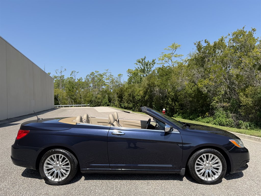 2012 Chrysler 200 - $5,499
