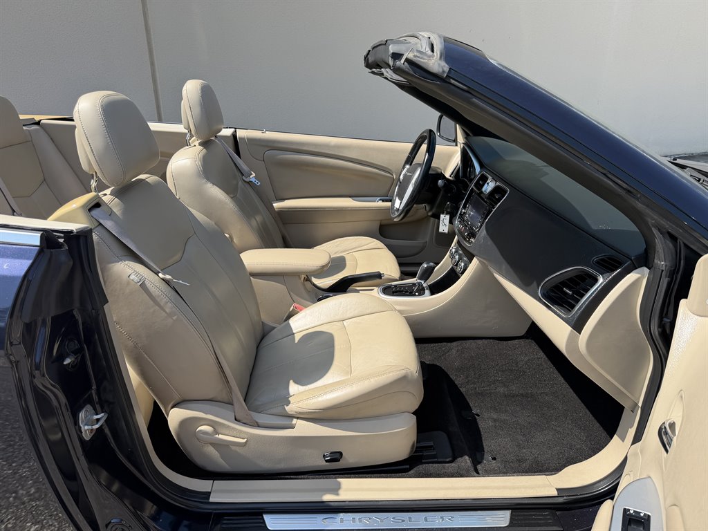 2012 Chrysler 200 - $5,499