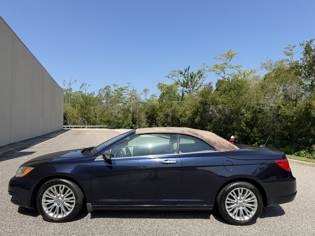 2012 Chrysler 200 - $5,499