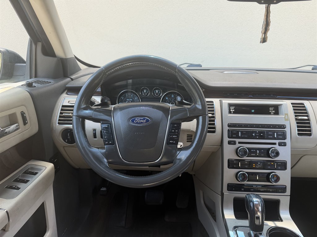 2011 Ford Flex - $3,999