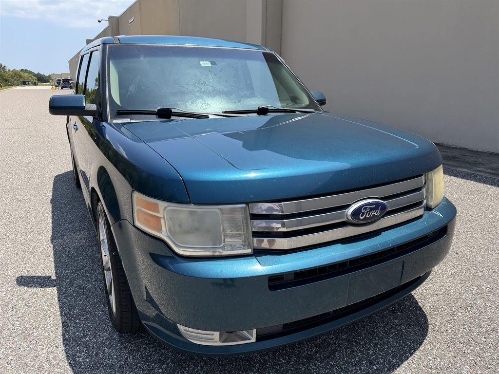 2011 Ford Flex - $3,999
