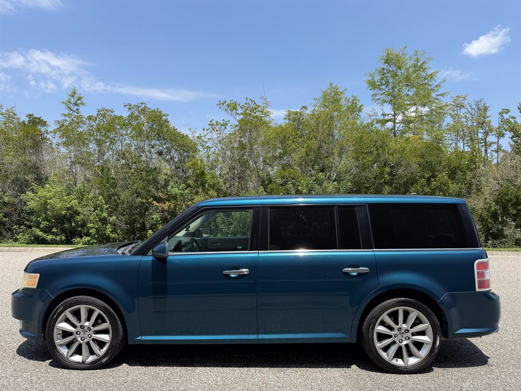 2011 Ford Flex - $3,999