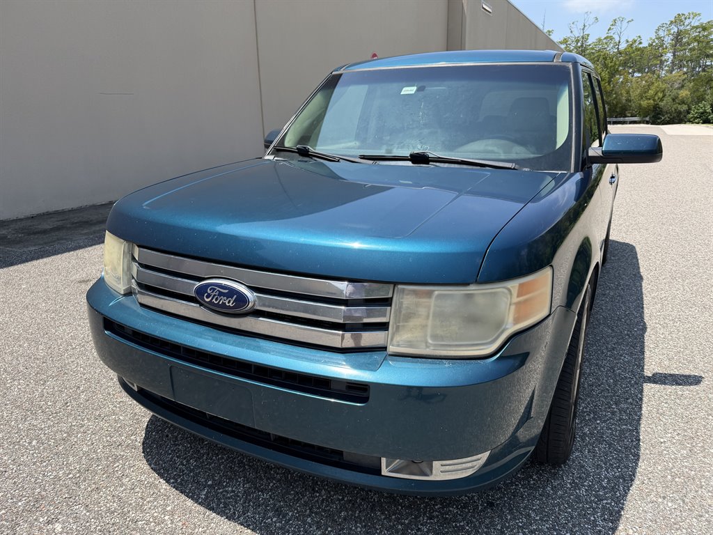 2011 Ford Flex - $3,999