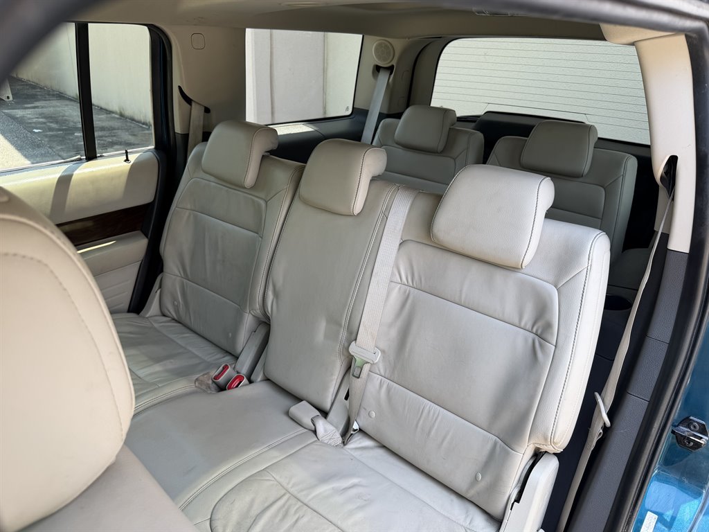 2011 Ford Flex - $3,999