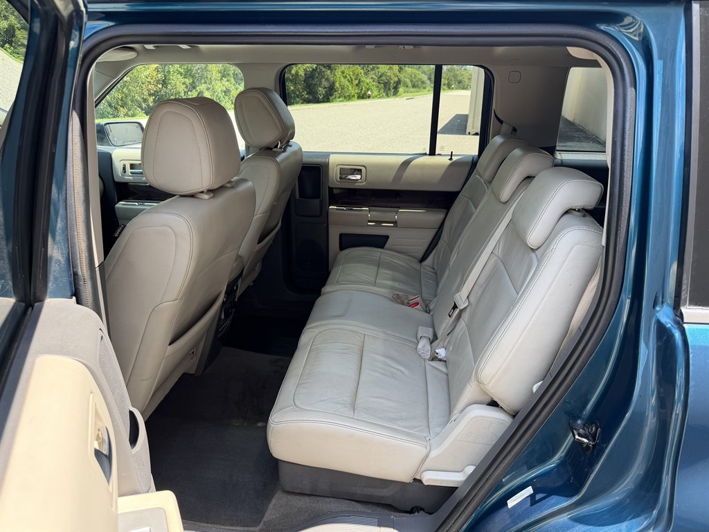 2011 Ford Flex - $3,999