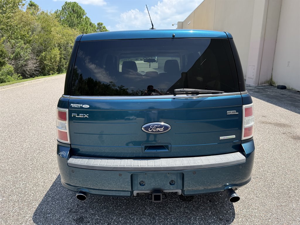 2011 Ford Flex - $3,999