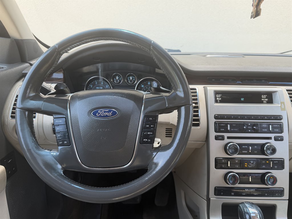 2011 Ford Flex - $3,999