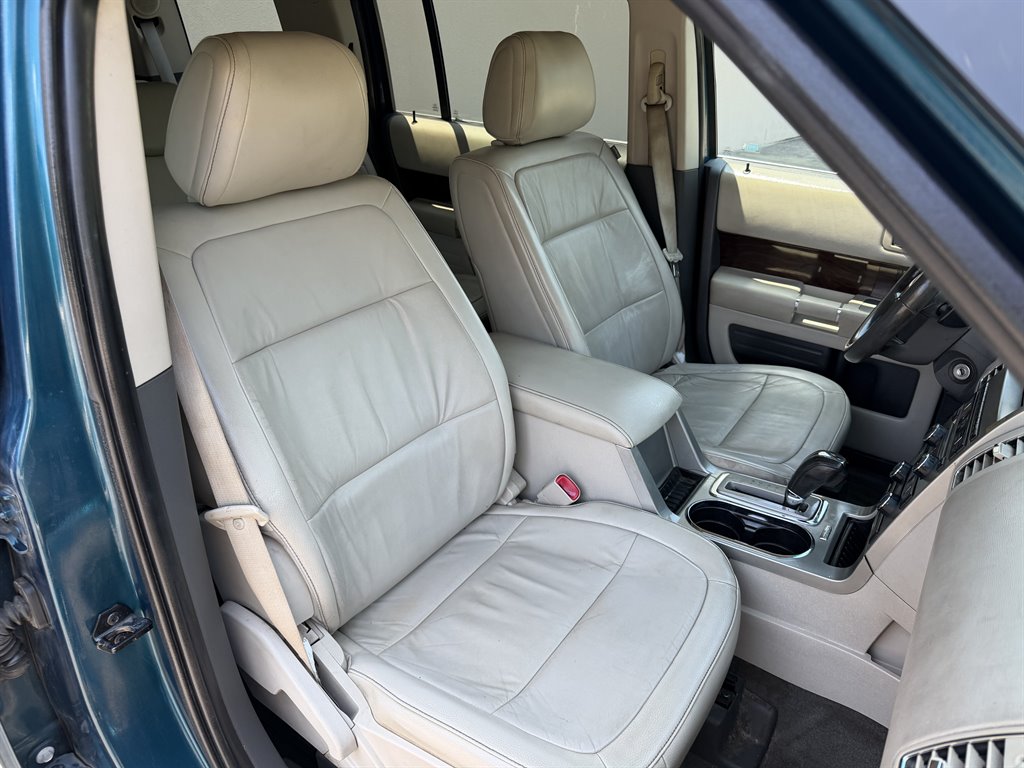 2011 Ford Flex - $3,999
