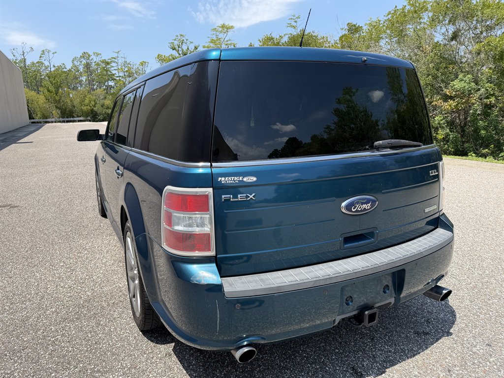 2011 Ford Flex - $3,999