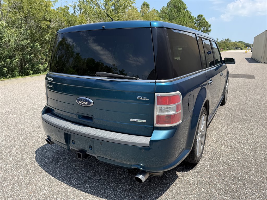 2011 Ford Flex - $3,999