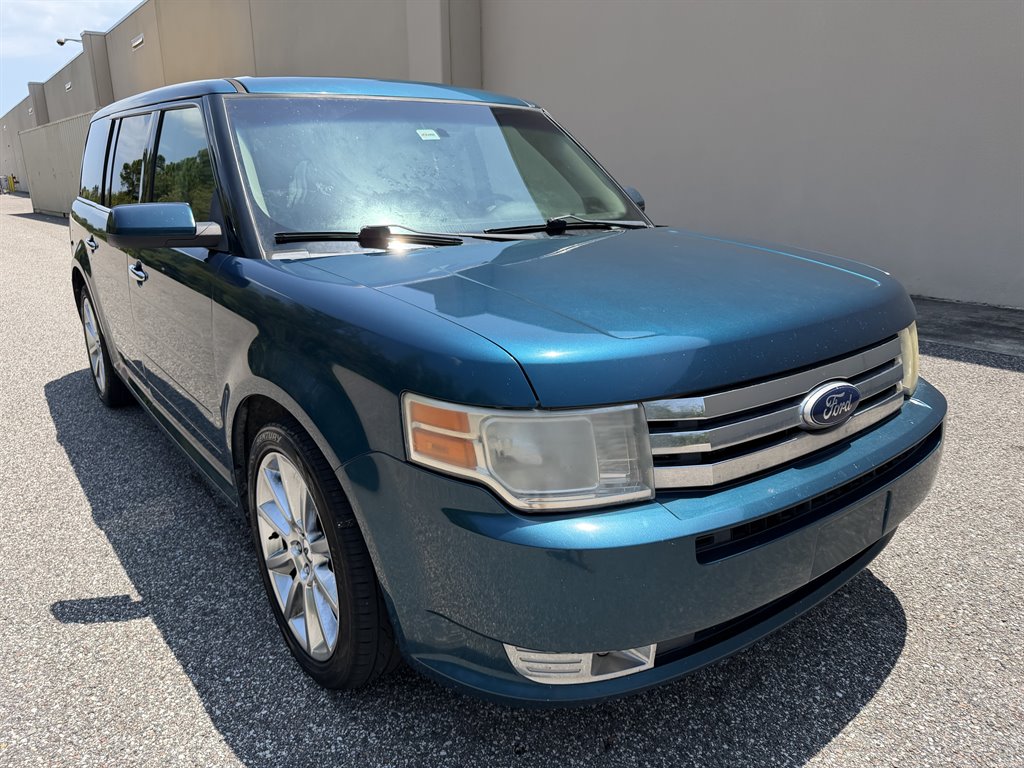 2011 Ford Flex - $3,999