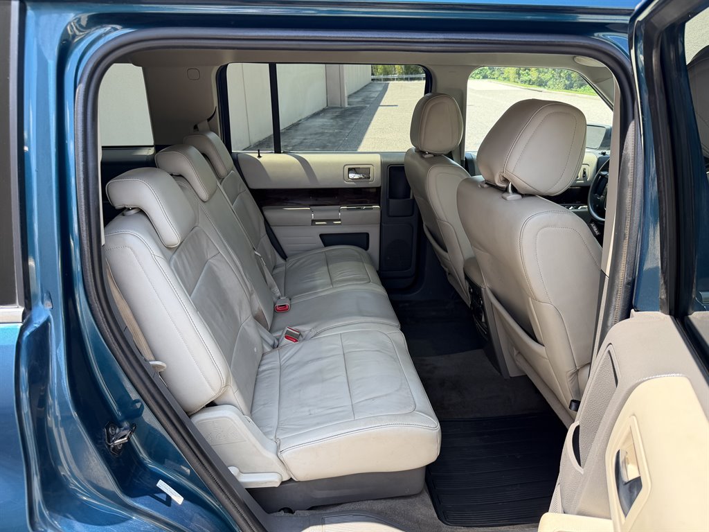2011 Ford Flex - $3,999