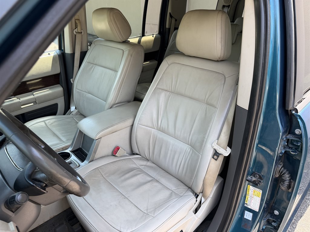 2011 Ford Flex - $3,999