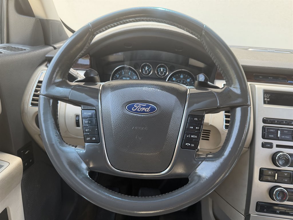 2011 Ford Flex - $3,999