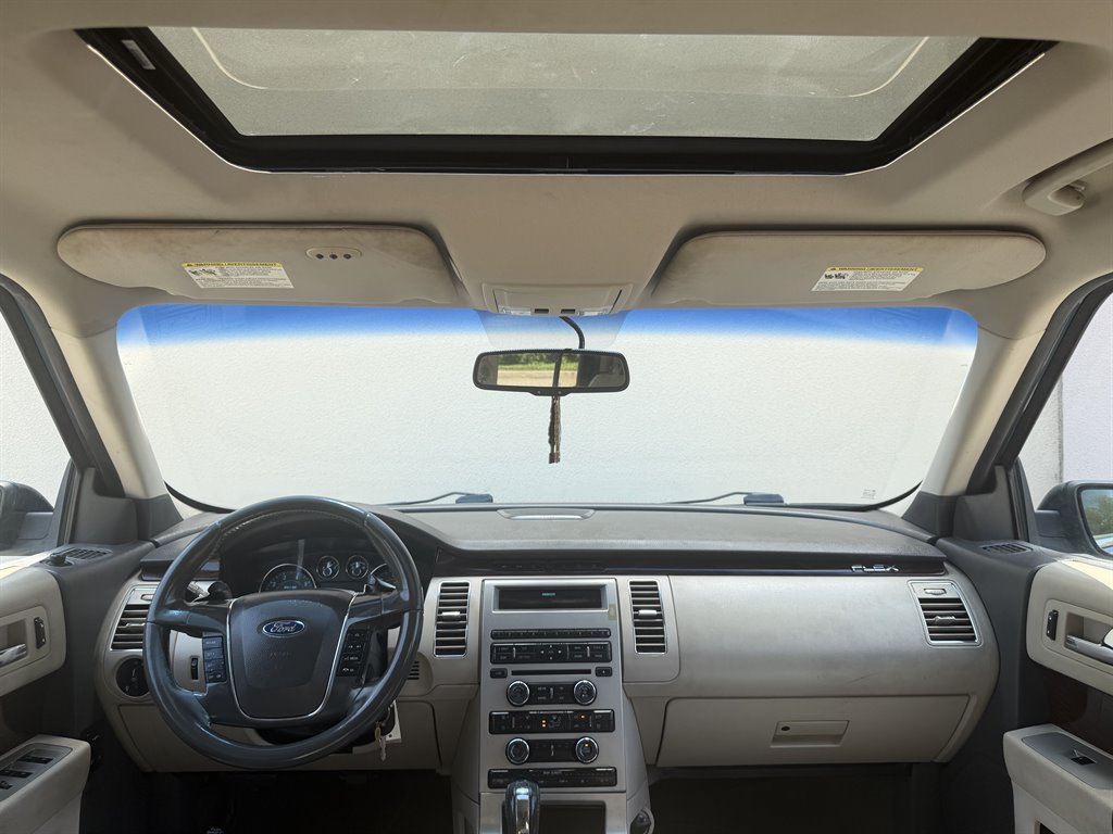 2011 Ford Flex - $3,999