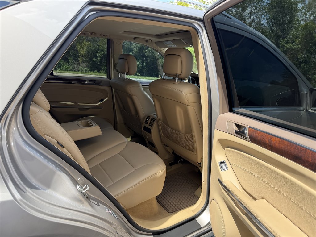 2009 Mercedes-Benz M-Class - $6,999