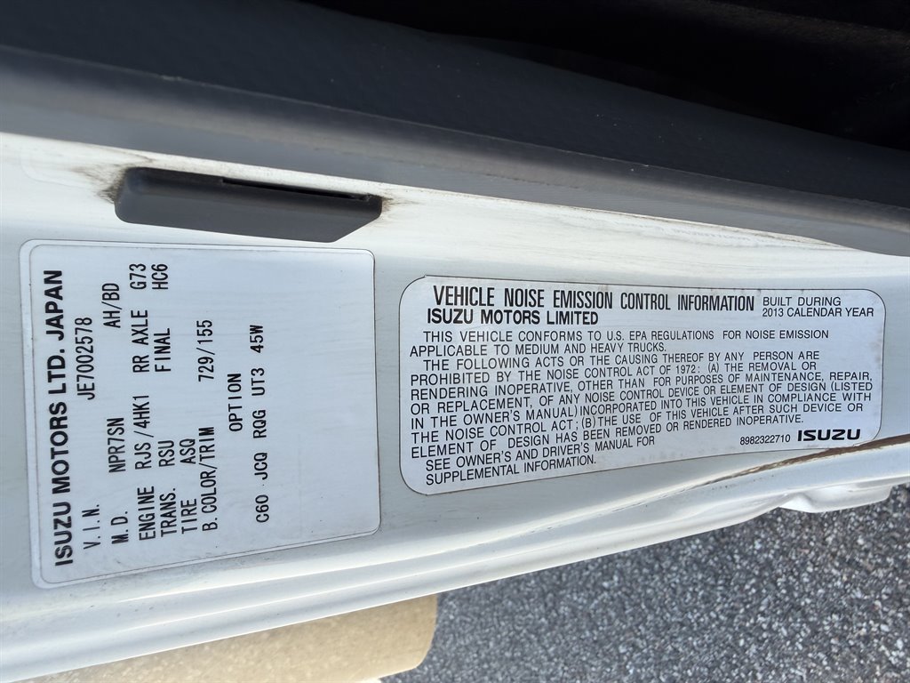 2013 Isuzu Npr/npr-hd - $9,999