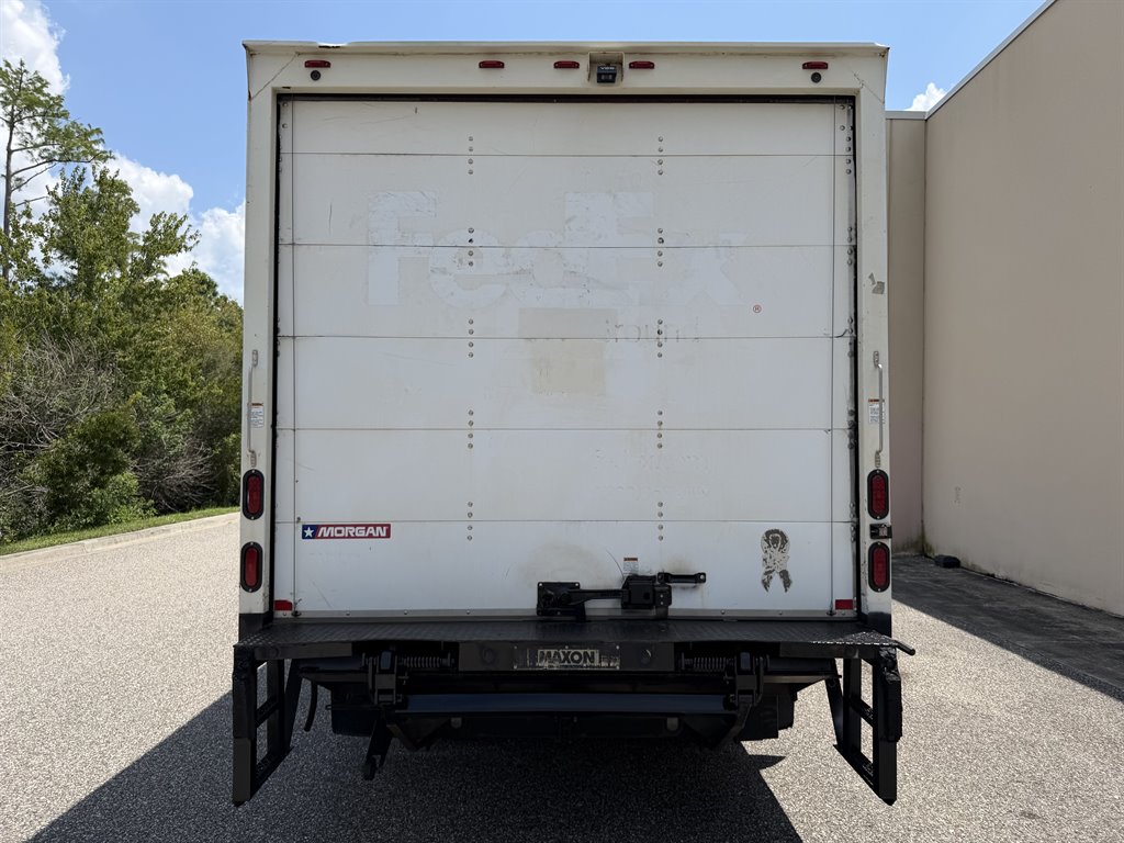 2013 Isuzu Npr/npr-hd - $9,999