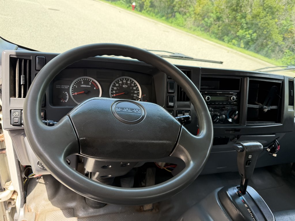 2013 Isuzu Npr/npr-hd - $9,999