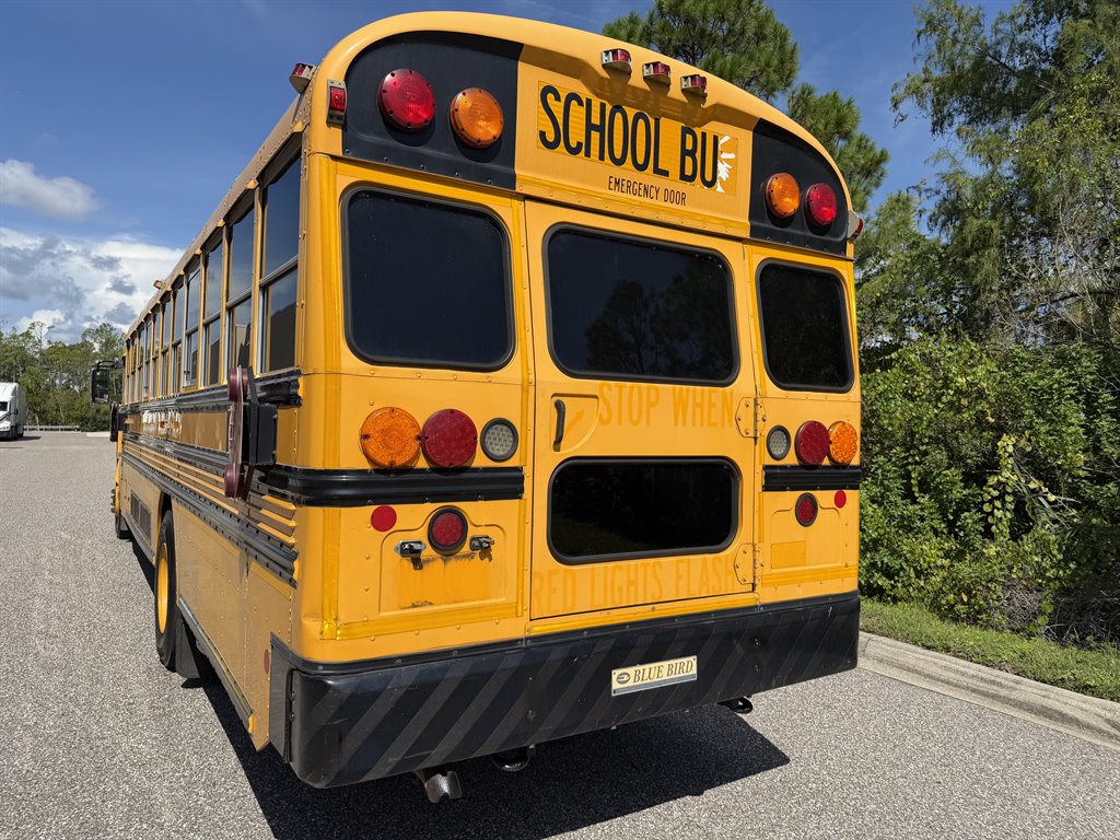 2013 Blue Bird Bb Conventional - $9,999