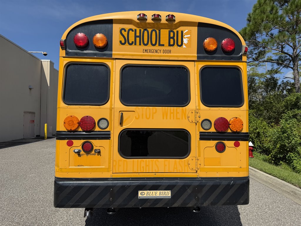 2013 Blue Bird Bb Conventional - $9,999