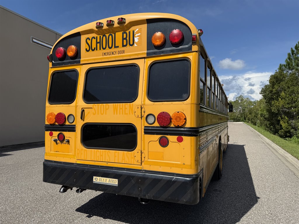 2013 Blue Bird Bb Conventional - $9,999