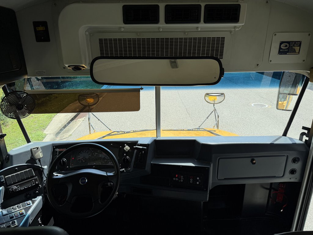 2013 Blue Bird Bb Conventional - $9,999