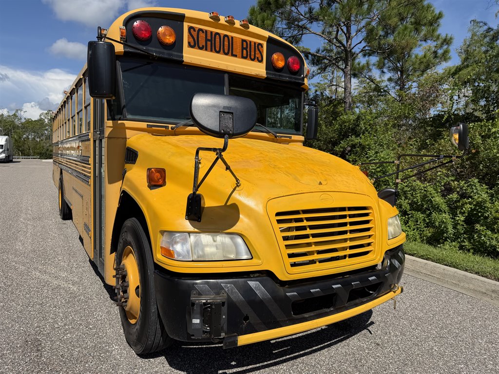 2013 Blue Bird Bb Conventional - $9,999