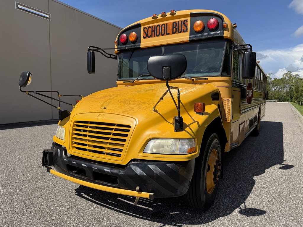 2013 Blue Bird Bb Conventional - $9,999